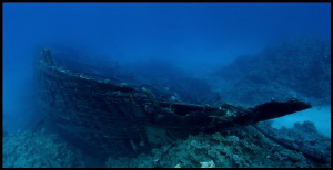 Wreck of safari diving boat by Veronika Matějková 